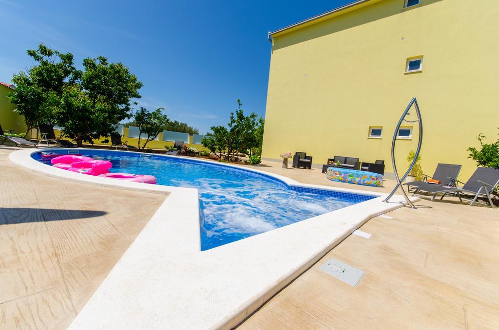 Apartments Petra Trogir Bagian luar foto