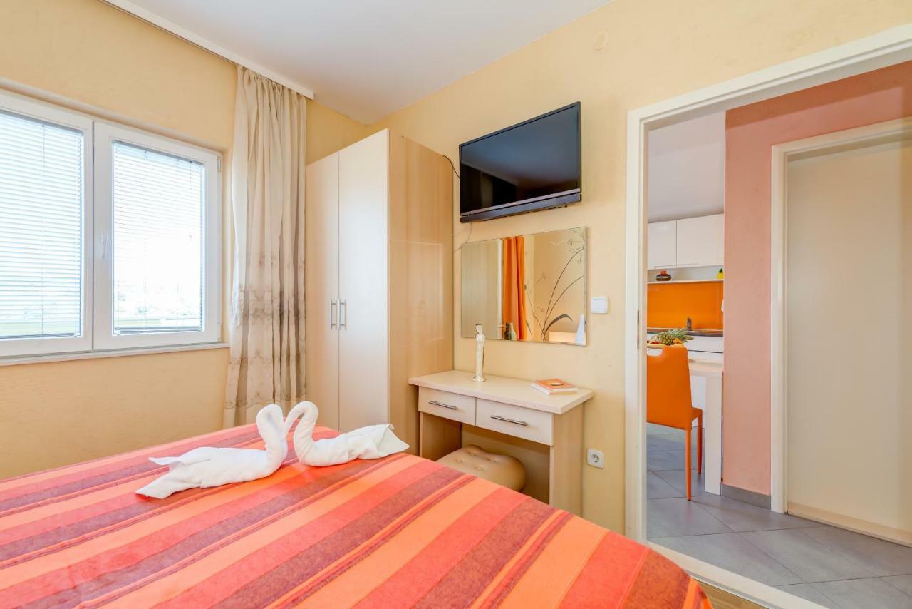 Apartments Petra Trogir Bagian luar foto