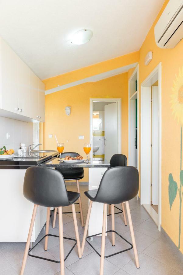 Apartments Petra Trogir Bagian luar foto