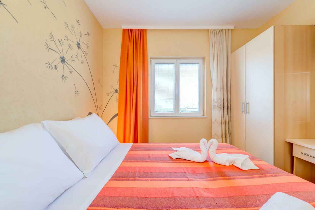 Apartments Petra Trogir Bagian luar foto