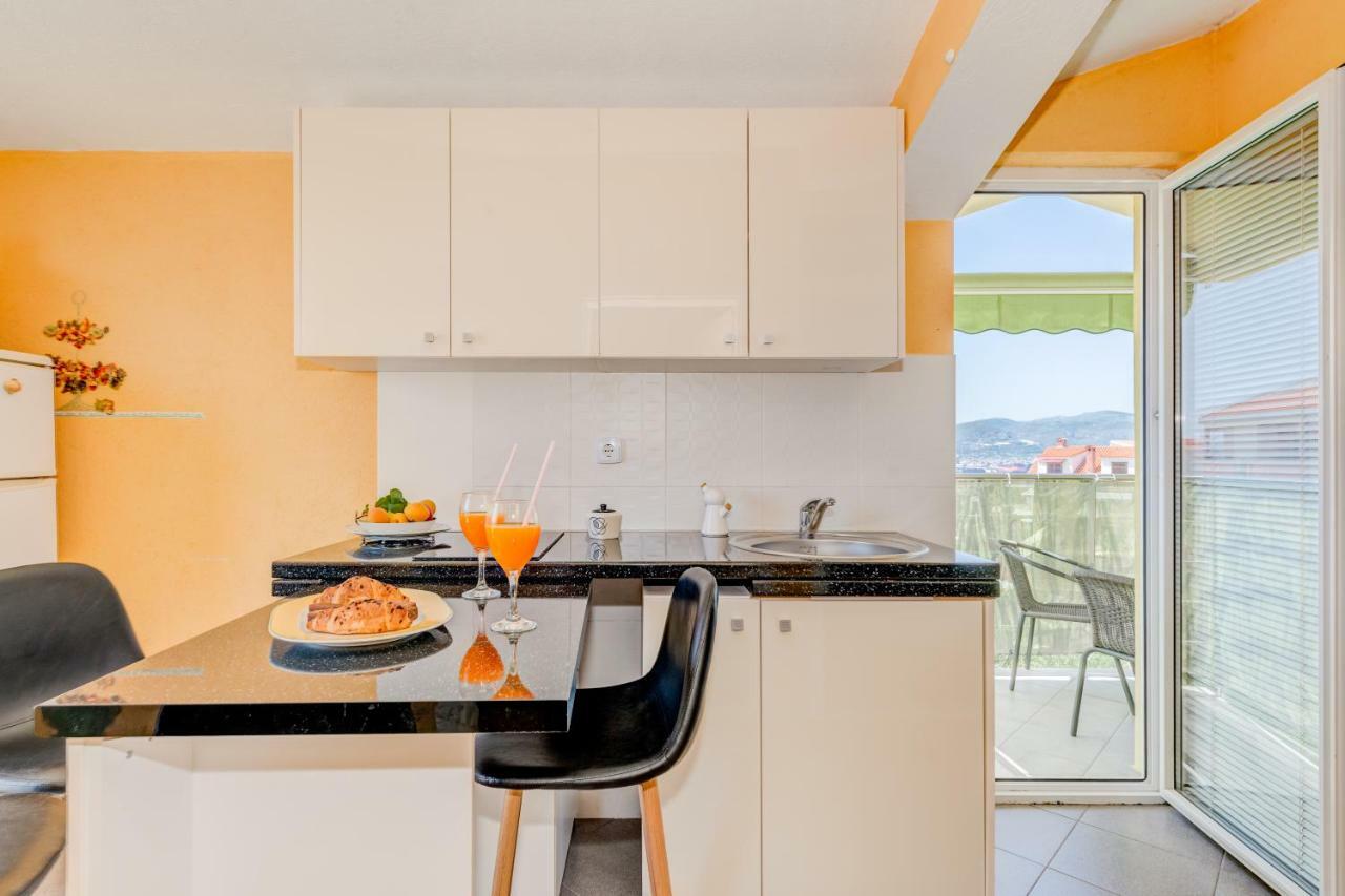 Apartments Petra Trogir Bagian luar foto