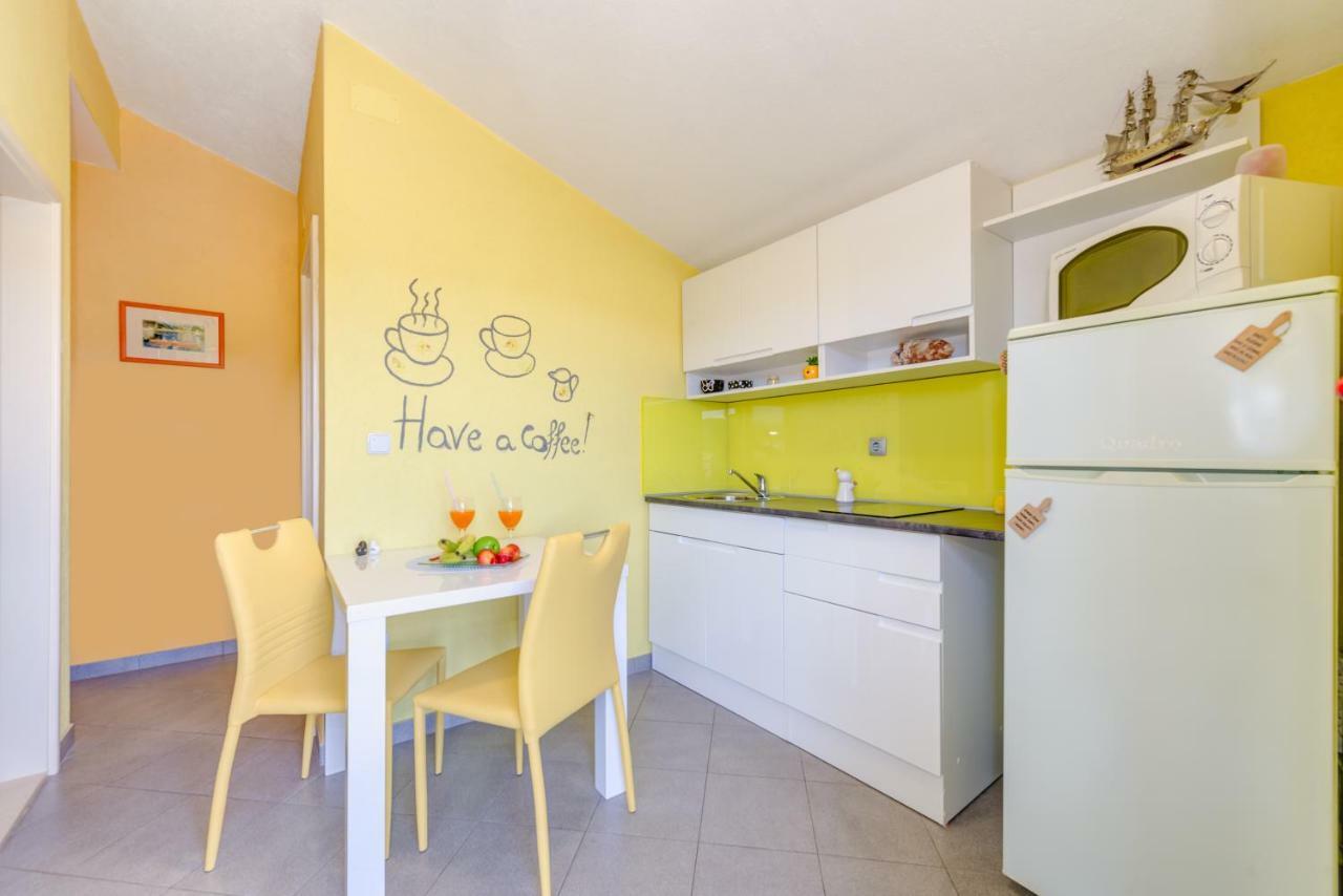 Apartments Petra Trogir Bagian luar foto