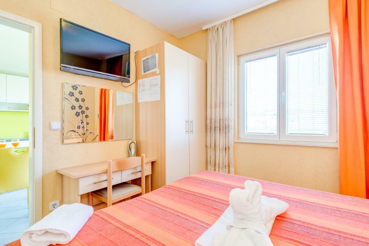 Apartments Petra Trogir Bagian luar foto