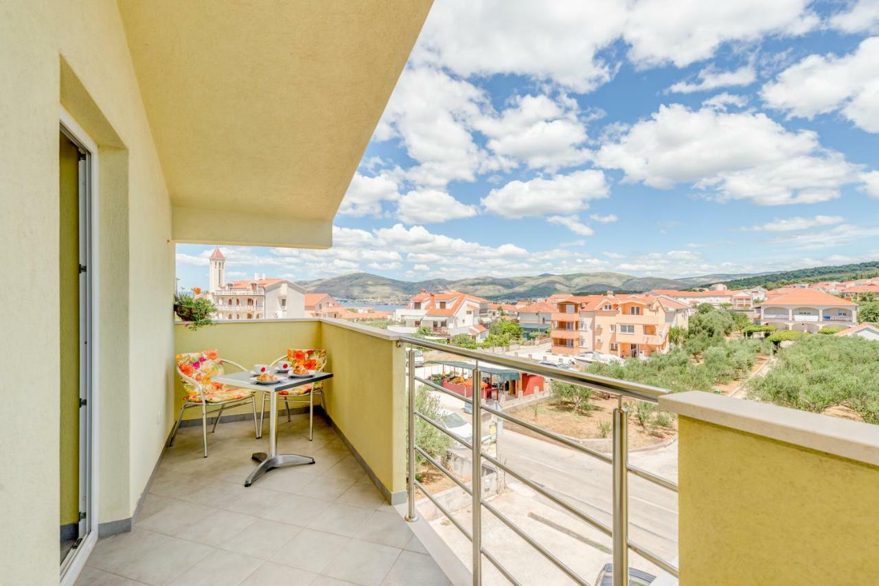 Apartments Petra Trogir Bagian luar foto